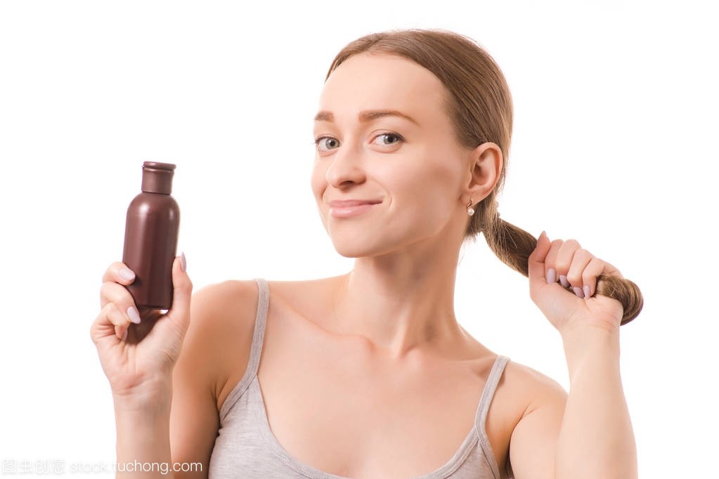 秀發(fā)如絲 年輕女性如何通過(guò)油類沐浴用品呵護(hù)美麗秀發(fā)